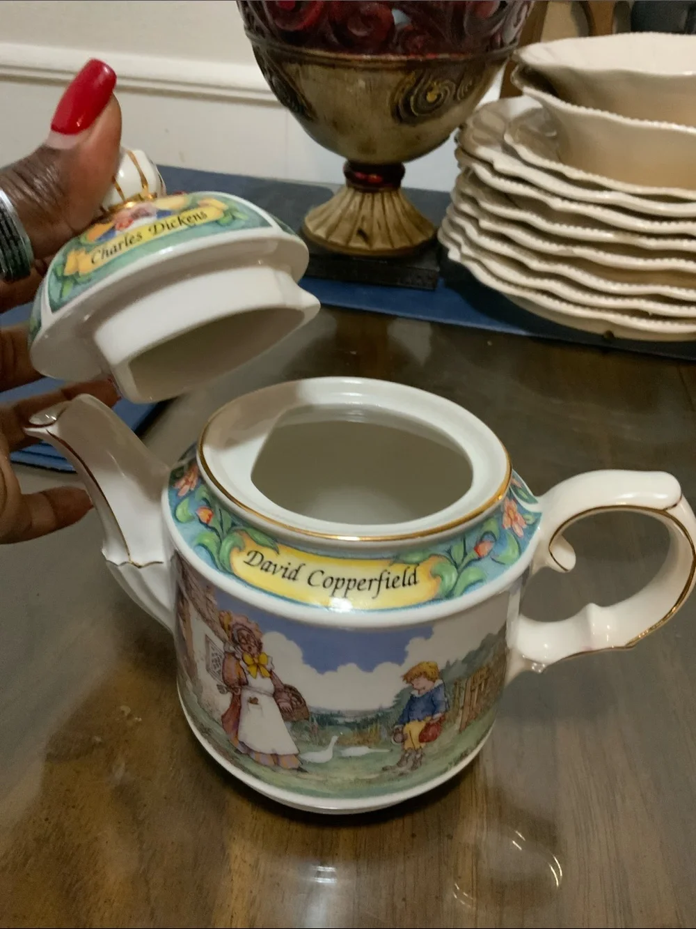 Vintage Sadler David Copperfield Charles Dickens Teapot Made in England w/ Lid